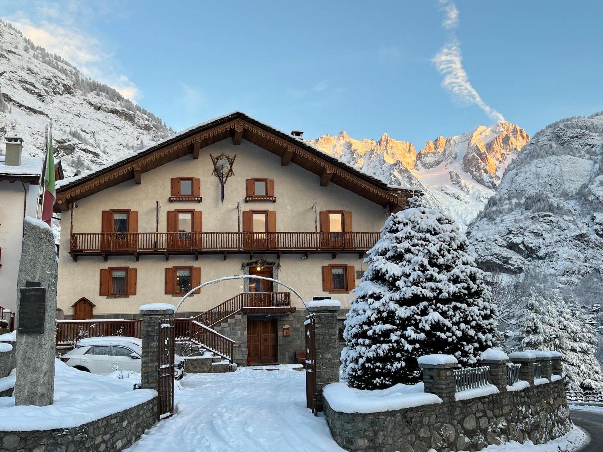 Hotel Des Glaciers Courmayeur Eksteriør bilde