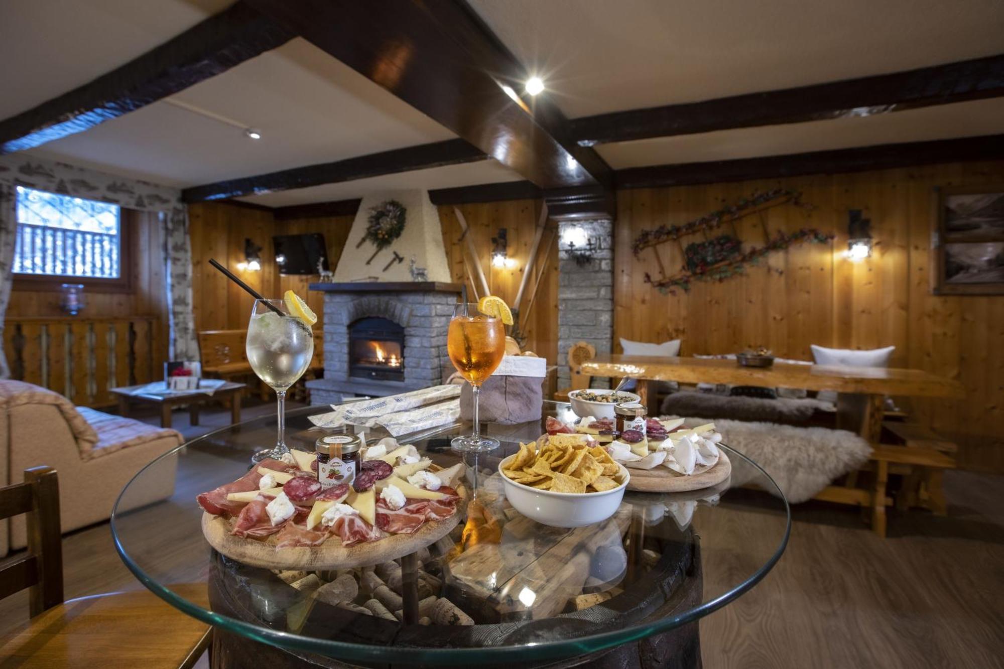 Hotel Des Glaciers Courmayeur Eksteriør bilde